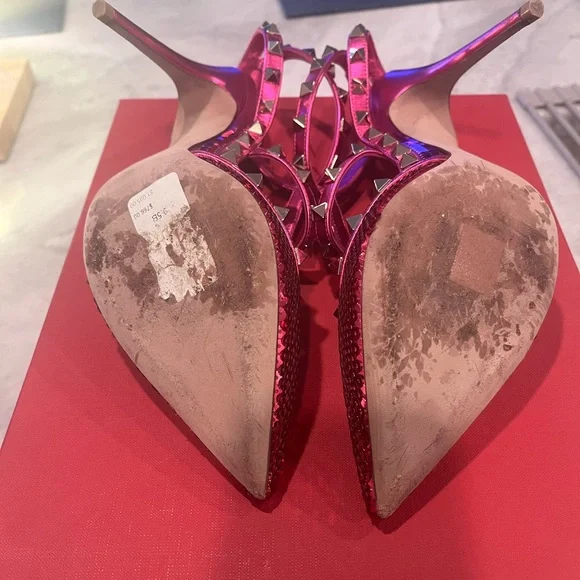 VALENTINO Rockstud Liquid Metal Sequin Pump - Picture 6 of 9